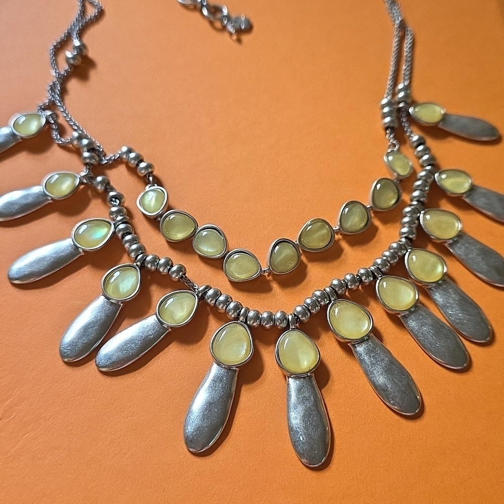 NWT LUCKY BRAND TWO LAYER MOP PEARL ROCK CRYSTAL TRIBAL STATEMENT NECKLACE 18-9" - Picture 2 of 5